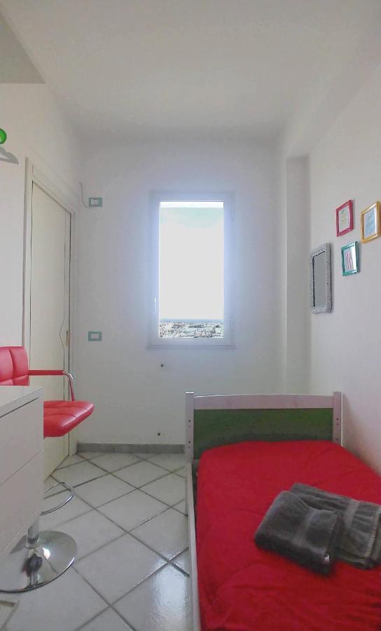 Casa Sunrise - Lovely Sea Front Apartment Шака Екстериор снимка