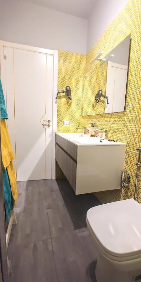 Casa Sunrise - Lovely Sea Front Apartment Шака Екстериор снимка